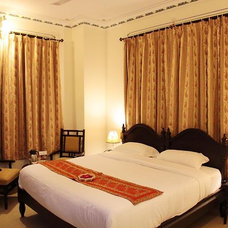 Hotel Mahima Palace Udaipur Exteriör bild