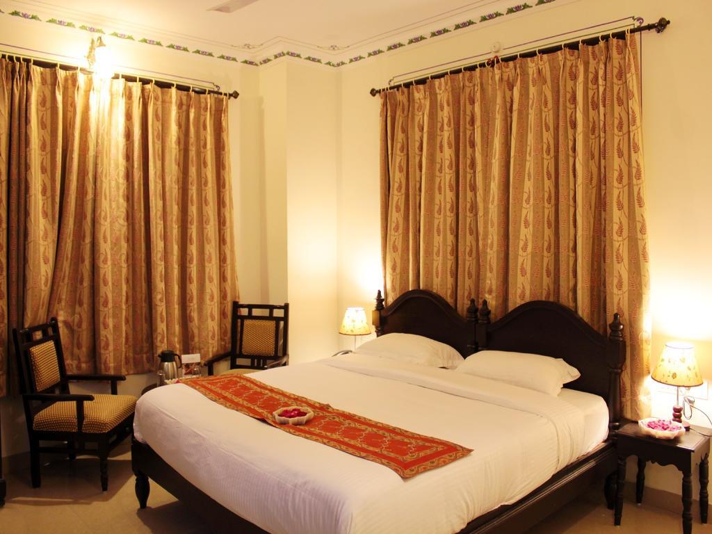 Hotel Mahima Palace Udaipur Exteriör bild