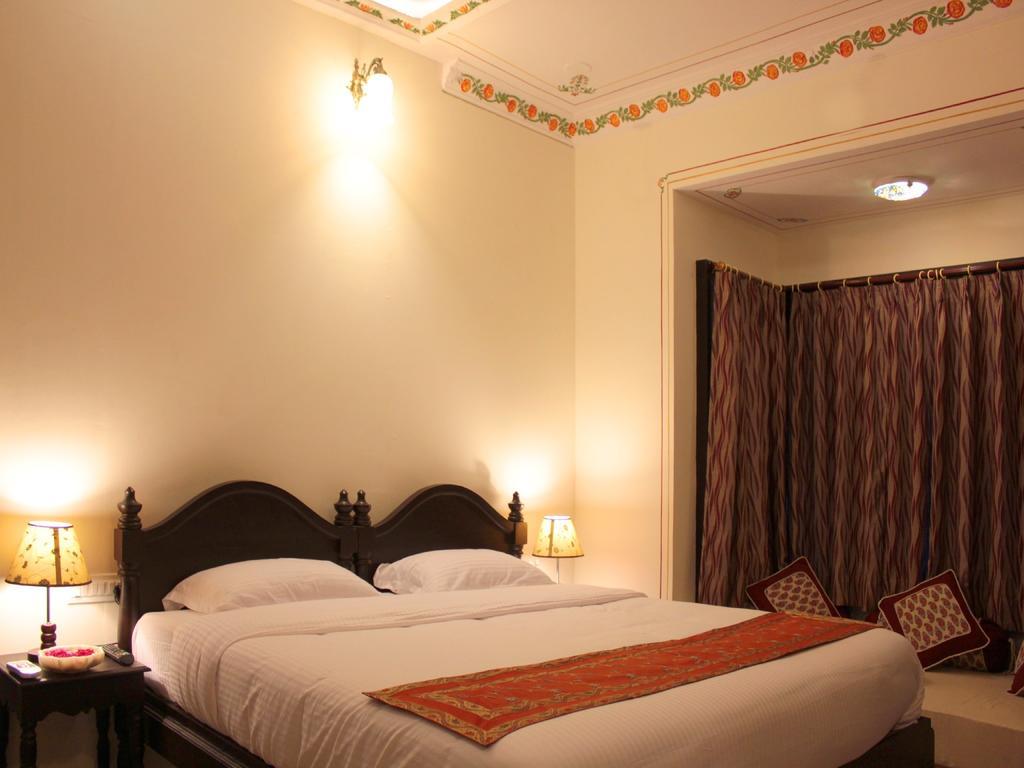Hotel Mahima Palace Udaipur Exteriör bild