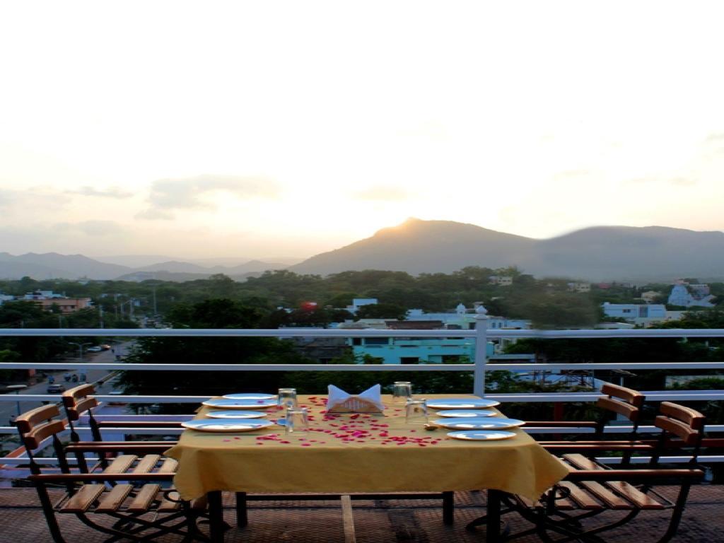 Hotel Mahima Palace Udaipur Exteriör bild